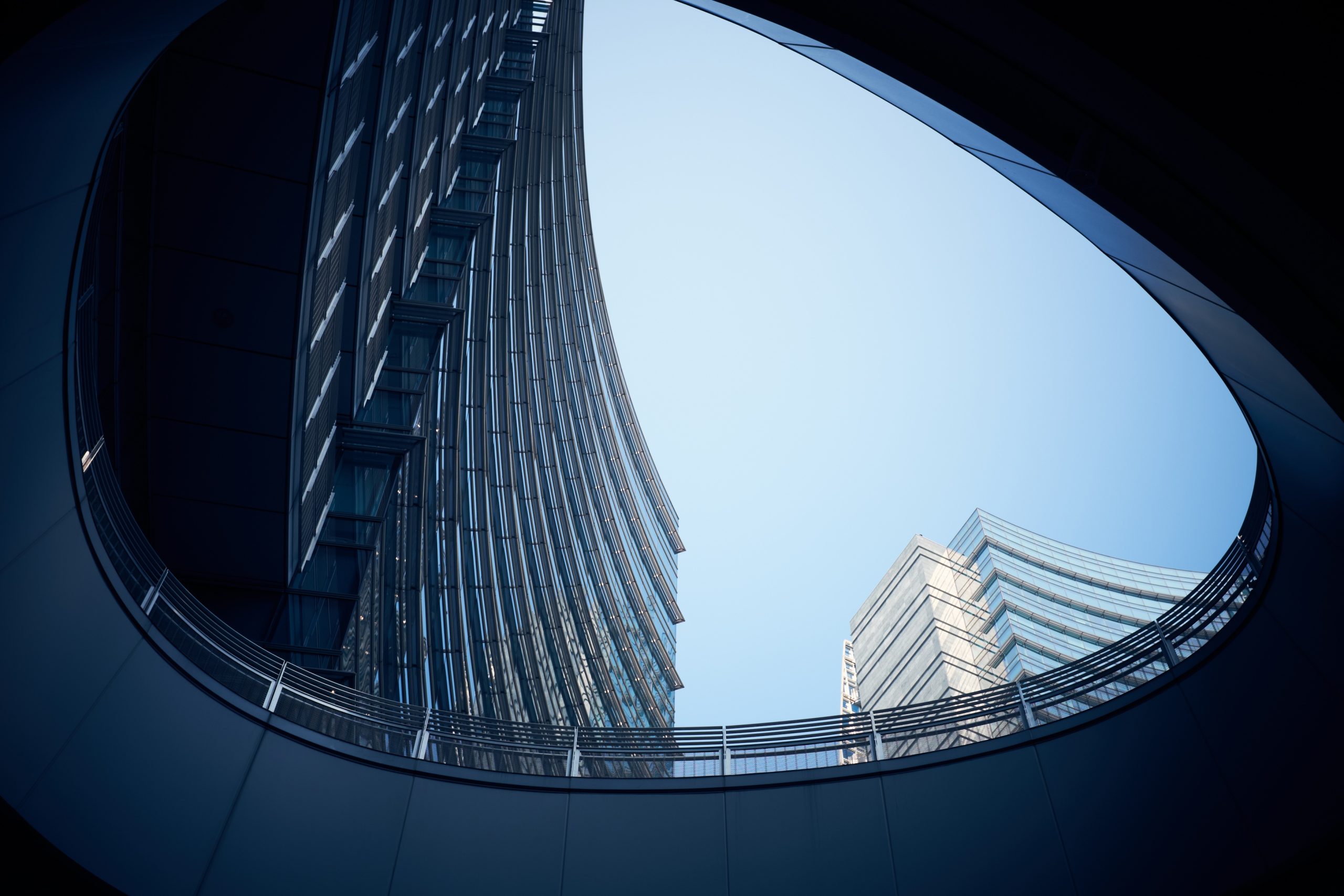 Business crisis management and bankruptcy